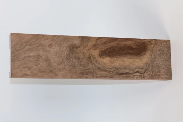 Orzech Kaukaski Caucasian Walnut listwa drewniana wooden strip