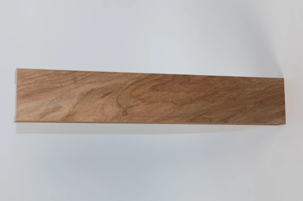 Orzech Kaukaski Caucasian Walnut listwa drewniana wooden strip