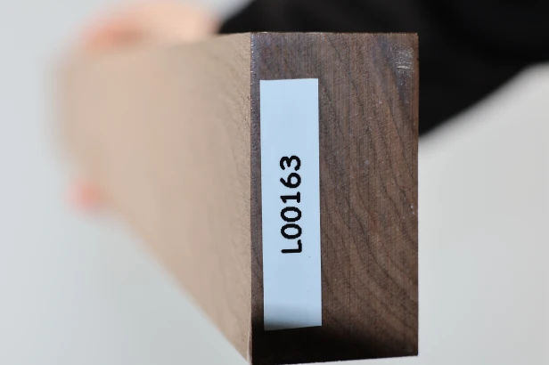 Orzech Kaukaski Caucasian Walnut listwa drewniana wooden strip