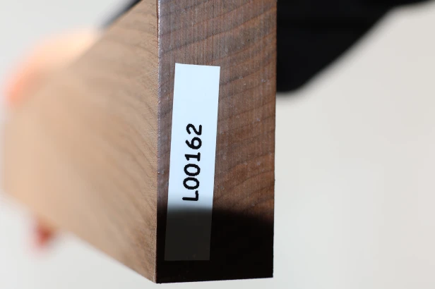Orzech Kaukaski Caucasian Walnut listwa drewniana wooden strip