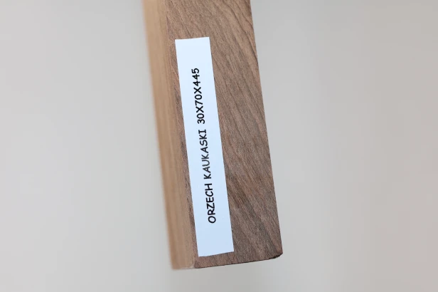 Orzech Kaukaski Caucasian Walnut listwa drewniana wooden strip