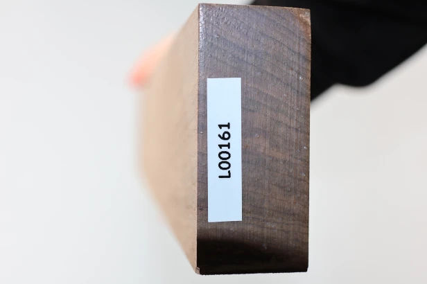 Orzech Kaukaski Caucasian Walnut listwa drewniana wooden strip