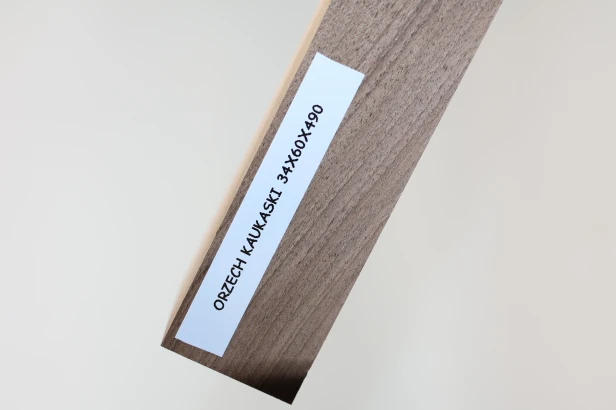 Orzech Kaukaski Caucasian Walnut listwa drewniana wooden strip