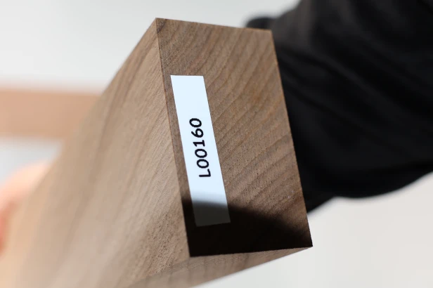 Orzech Kaukaski Caucasian Walnut listwa drewniana wooden strip