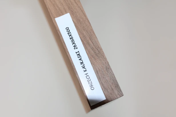 Orzech Kaukaski Caucasian Walnut listwa drewniana wooden strip