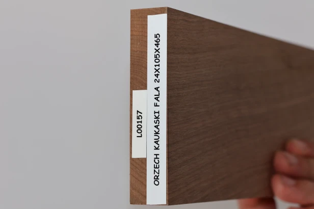 Orzech Kaukaski Fala Flame Caucasian Walnut listwa drewniana wooden strip