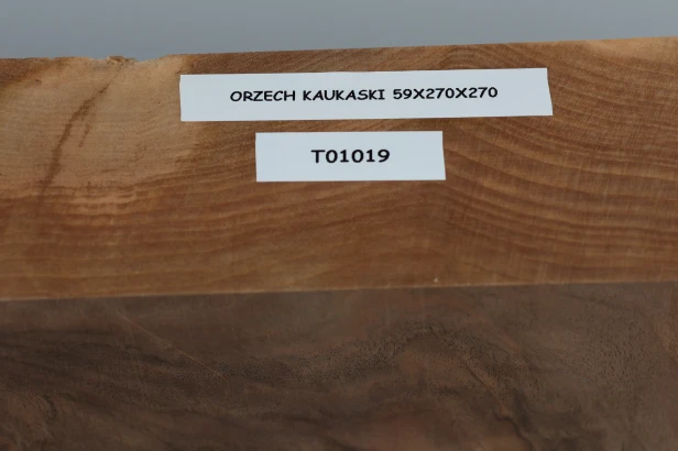 Orzech Kaukaski Caucasian Walnut drewno do toczenia wood for turning