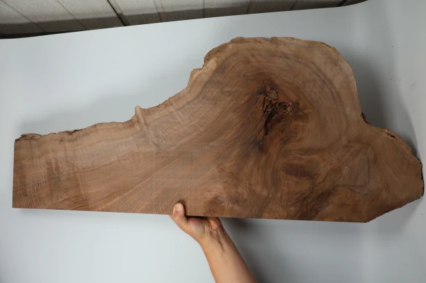 Orzech Kaukaski Fala Flame Caucasian Walnut