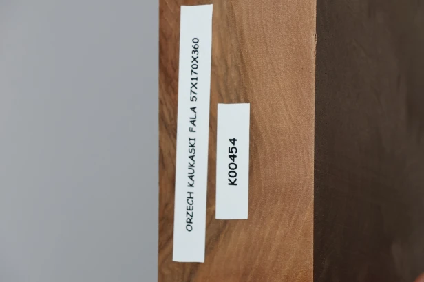 Orzech Kaukaski Fala Flame Caucasian Walnut drewno do toczenia kantówka wood for turning Timber