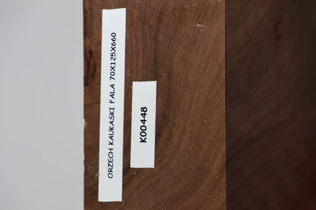 Orzech Kaukaski Fala Flame Caucasian Walnut drewno do toczenia kantówka drewno na kolby broń wood for turning Timber wood for gunstocks