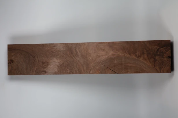 Orzech Kaukaski Fala Flame Caucasian Walnut drewno do toczenia kantówka drewno na kolby broń wood for turning Timber wood for gunstocks