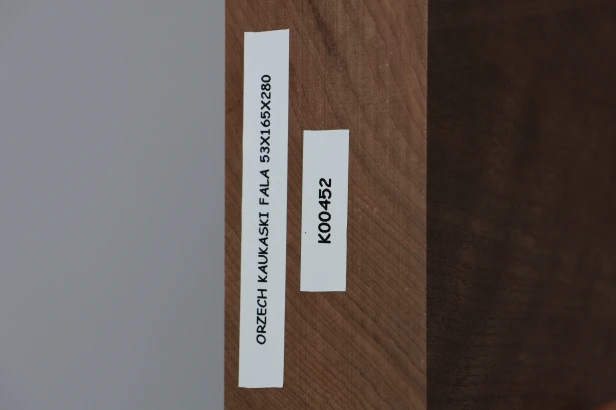 Orzech Kaukaski Fala Flame Caucasian Walnut drewno do toczenia kantówka wood for turning Timber