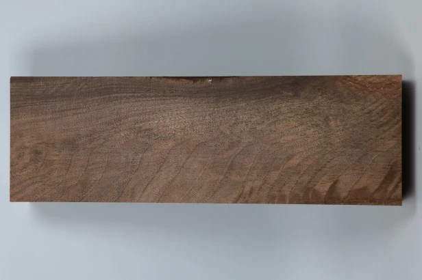 Orzech Kaukaski Caucasian Walnut drewno do toczenia kantówka wood for turning Timber