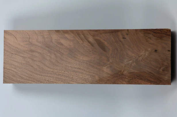 Orzech Kaukaski Caucasian Walnut drewno do toczenia kantówka wood for turning Timber