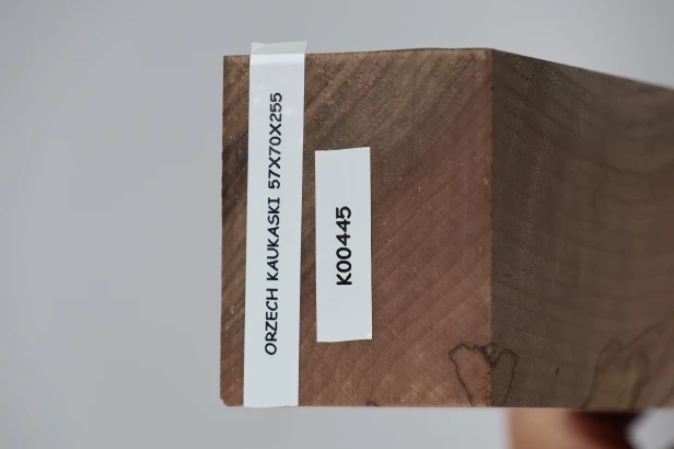 Orzech Kaukaski Caucasian Walnut drewno do toczenia kantówka wood for turning Timber