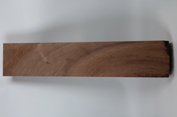 Orzech Kaukaski Caucasian Walnut drewno do toczenia kantówka wood for turning Timber