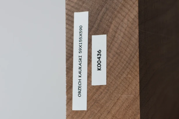 Orzech Kaukaski Caucasian Walnut drewno do toczenia kantówka wood for turning Timber