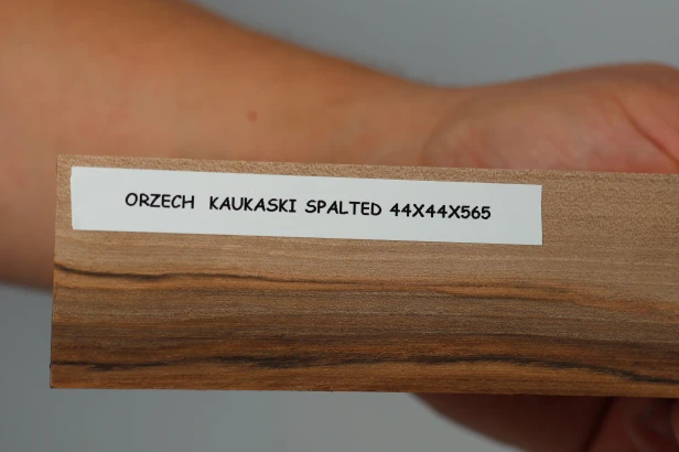 Orzech Kaukaski Spalted Caucasian Walnut drewno do toczenia kantówka kwadrat wood for turning Square Timber