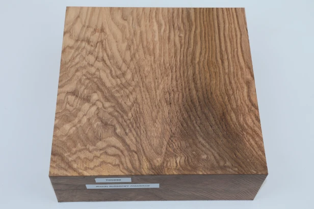 Jesion Rdzeniowy Oliwkowy Olive Heartwood Ash drewno do toczenia wood for turning