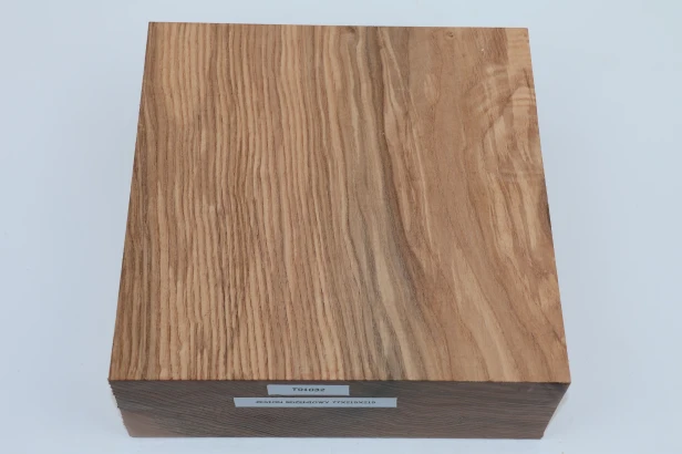 Jesion Rdzeniowy Oliwkowy Olive Heartwood Ash drewno do toczenia wood for turning