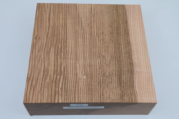 Jesion Rdzeniowy Oliwkowy Fala Flame Olive Heartwood Ash drewno do toczenia wood for turning