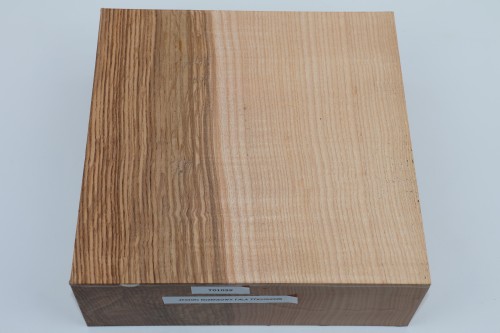 Jesion Rdzeniowy Oliwkowy Fala Flame Olive Heartwood Ash drewno do toczenia wood for turning