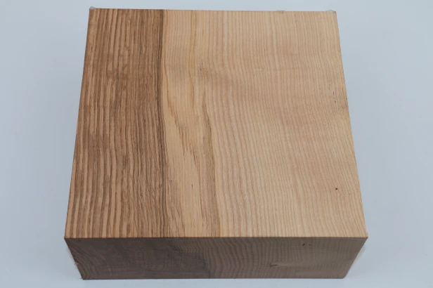 Jesion Rdzeniowy Oliwkowy Fala Flame Olive Heartwood Ash drewno do toczenia wood for turning