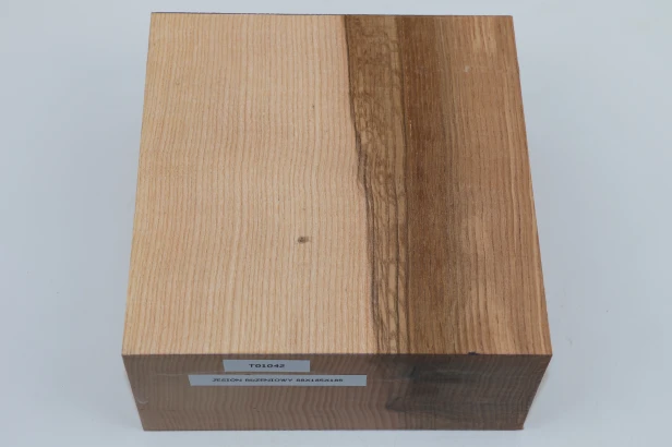 Jesion Rdzeniowy Oliwkowy Fala Flame Olive Heartwood Ash drewno do toczenia wood for turning
