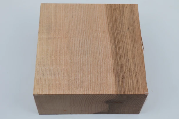 Jesion Rdzeniowy Oliwkowy Fala Flame Olive Heartwood Ash drewno do toczenia wood for turning
