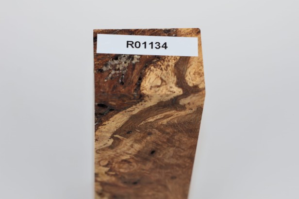 Dąb czeczot stabilizowany drewno na rękojeść noża