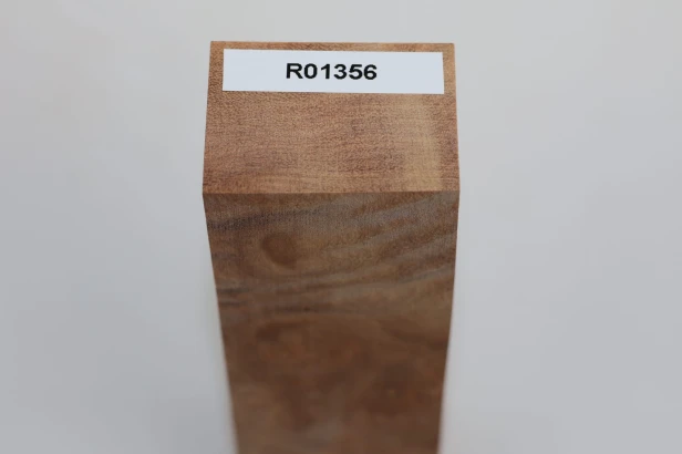 Kamfora czeczot camphor burl drewno na rękojeść noża wood for knifes