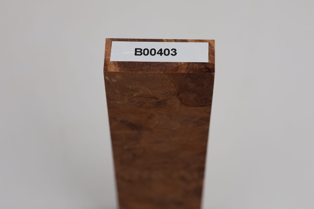 Klon jesionolistny czeczot brązowe stabilizowane drewno na biżuterię